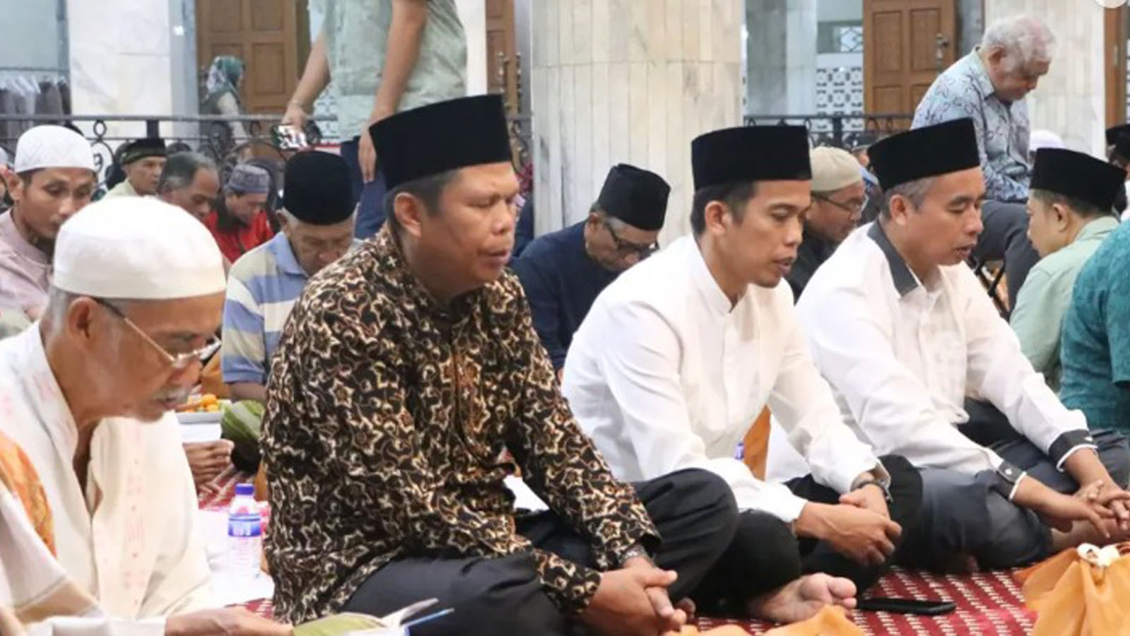 Kebersamaan Penuh Makna: Civitas Akademika UNH dan Yayasan Dewi Nurdin Hamzah Gelar Buka Puasa Bersama